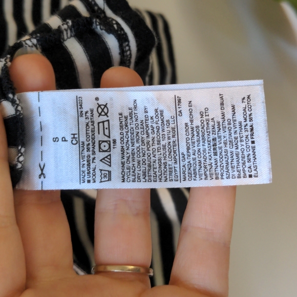 GAP Striped Turtleneck Top - Picture 4 of 4